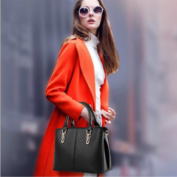 Classic Black Tote Bag - Picture 5 of 5